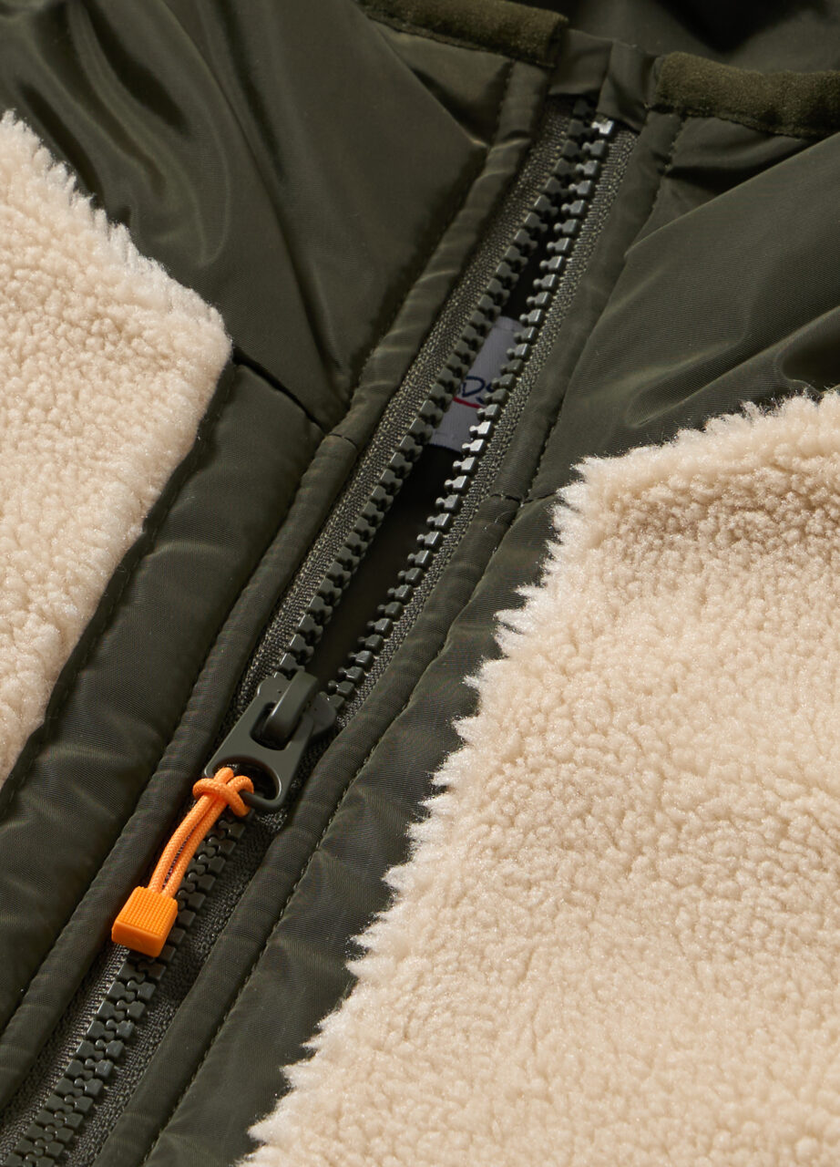 Alternative view of Jakna