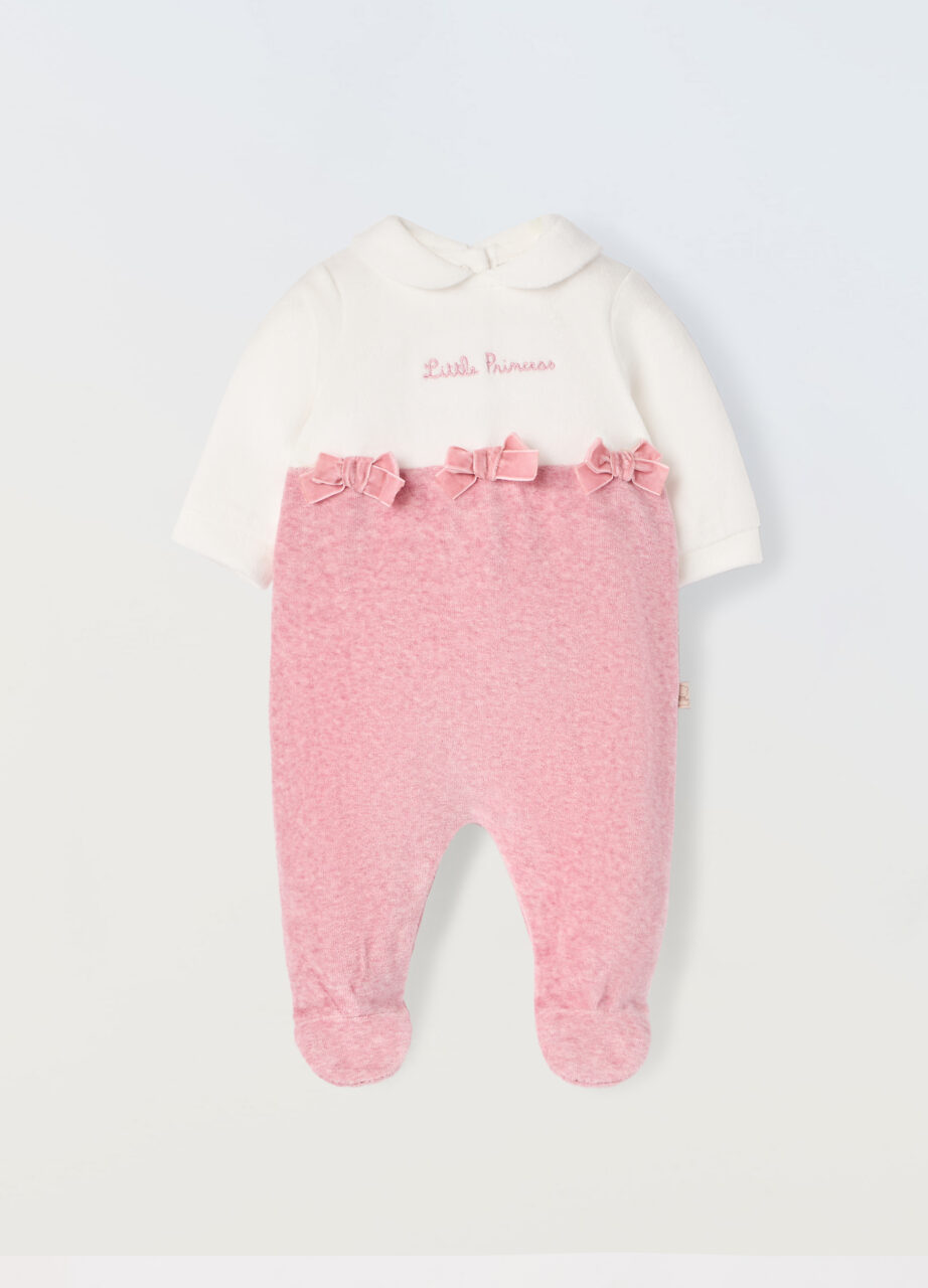 Kombinezon od velura s aplikacijama za novorođenčad