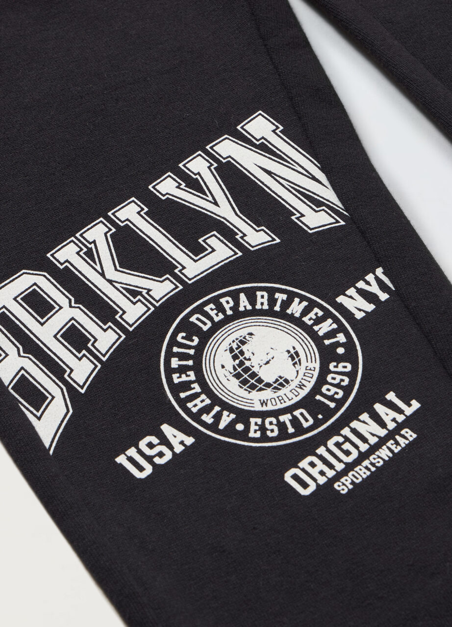 Alternative view of Trenerka jednobojna sa printom za dječake