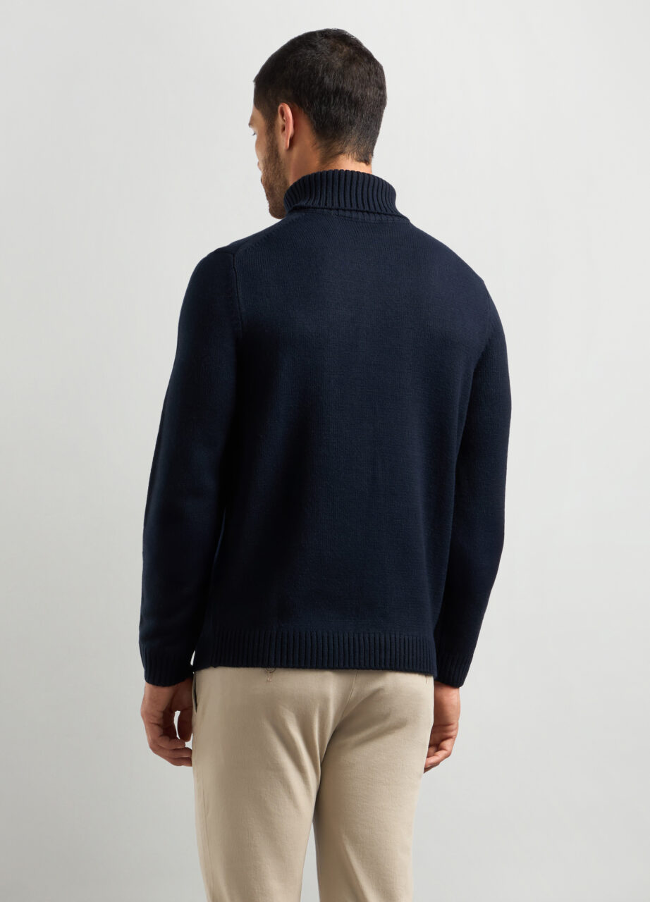 Alternative view of Rolka u jednobojnom izgledu za muškarce