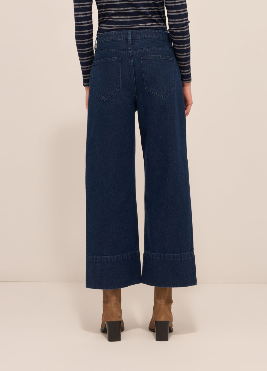 Alternative view of Hlače