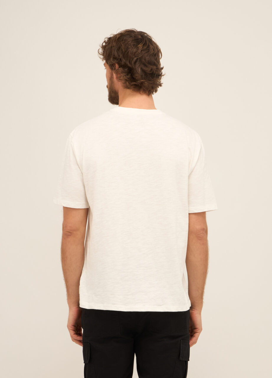 Alternative view of Majica