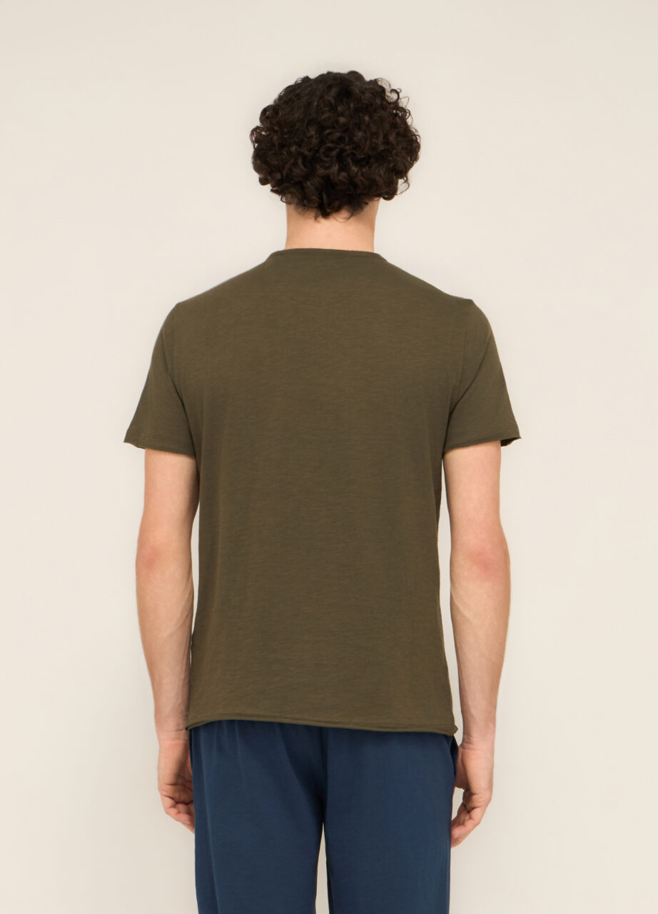 Alternative view of Majica