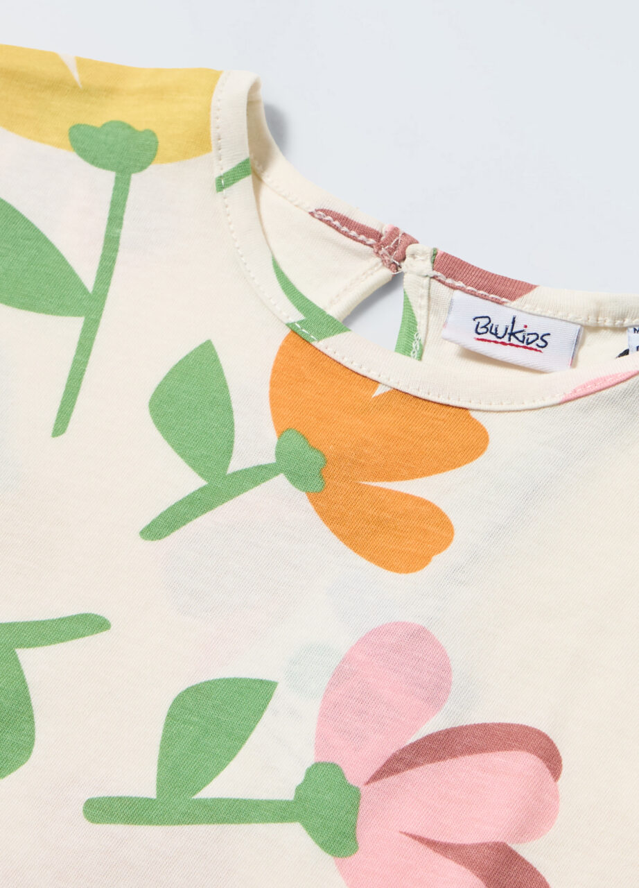 Alternative view of Majica