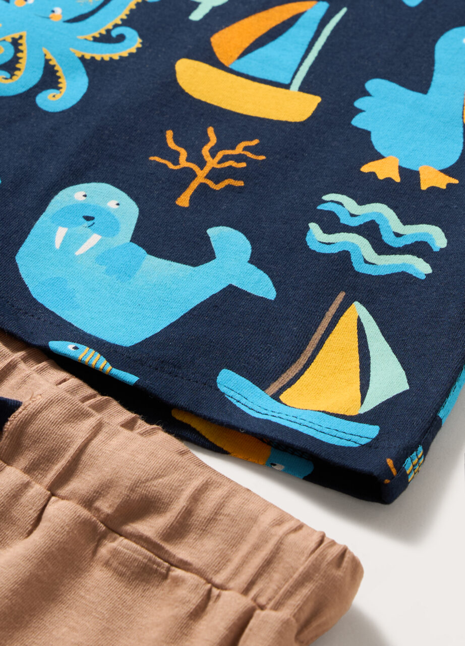 Alternative view of Komplet