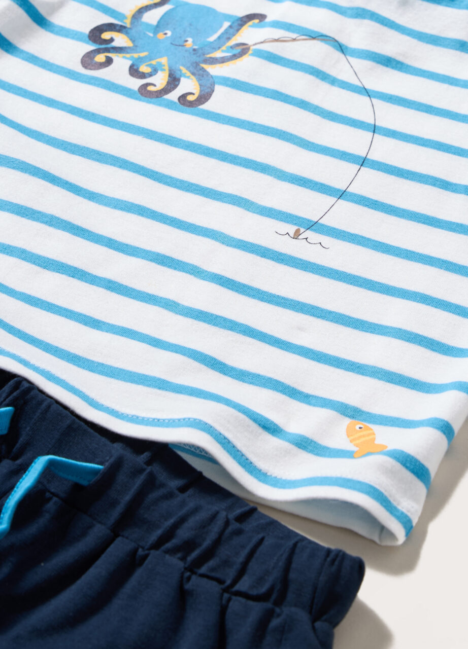 Alternative view of Komplet