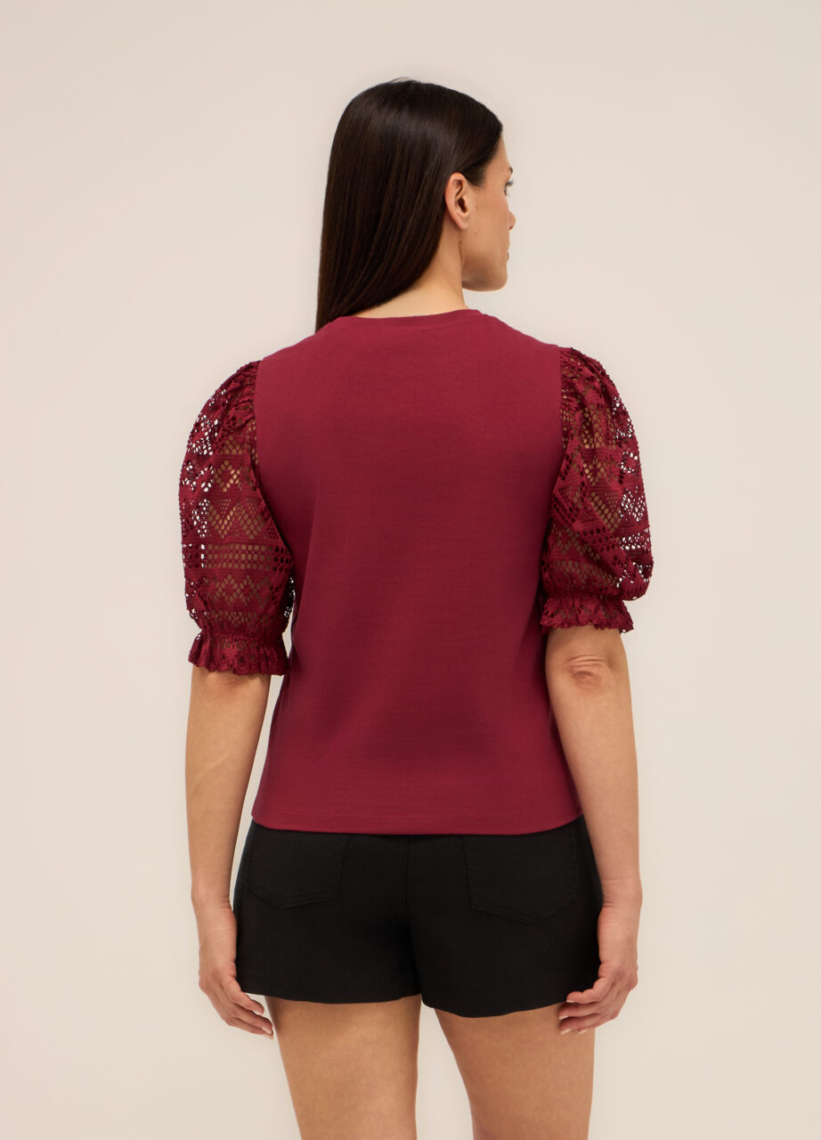 Alternative view of Majica