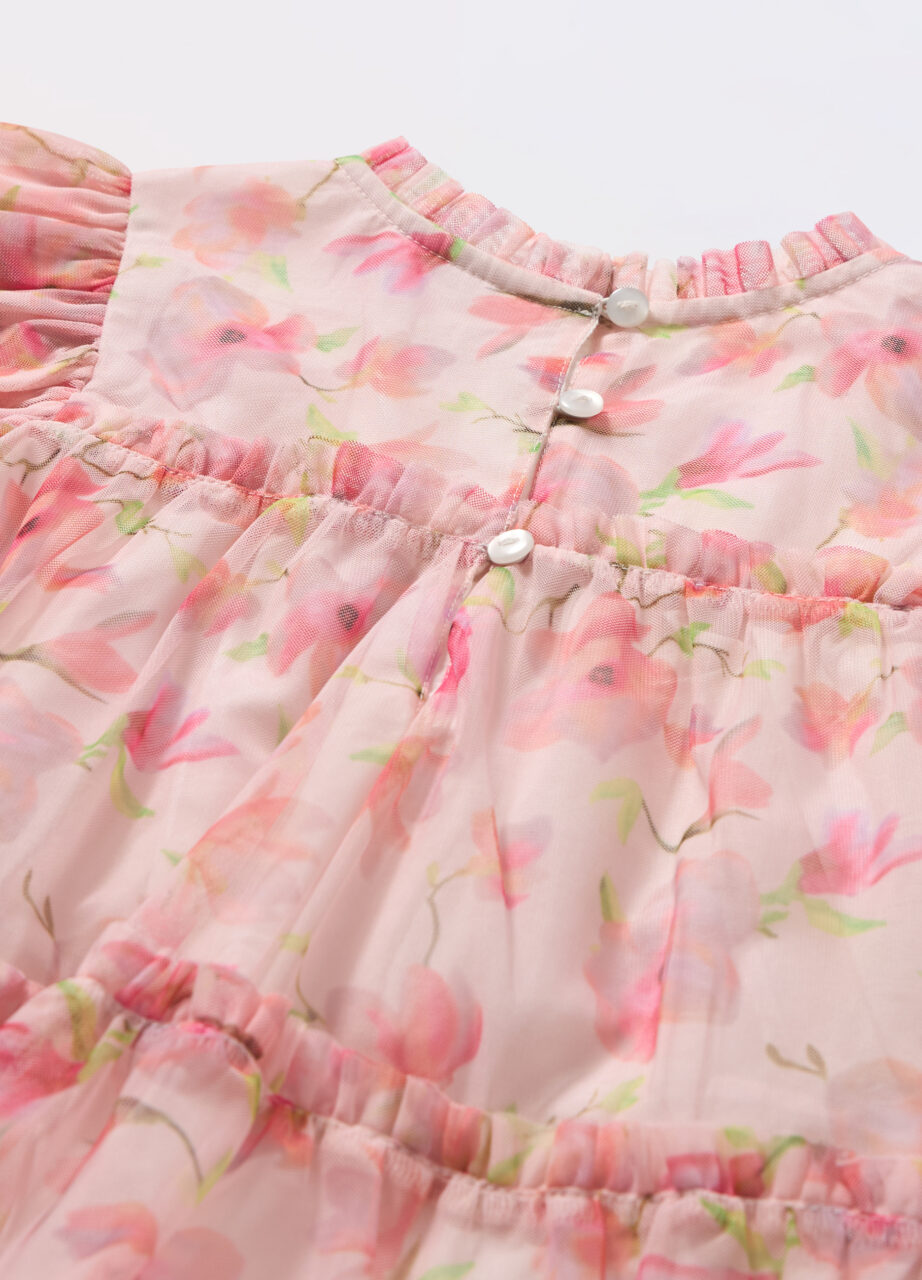 Alternative view of Haljina