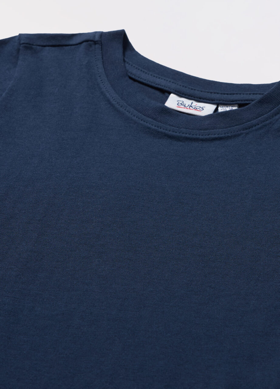 Alternative view of Majica