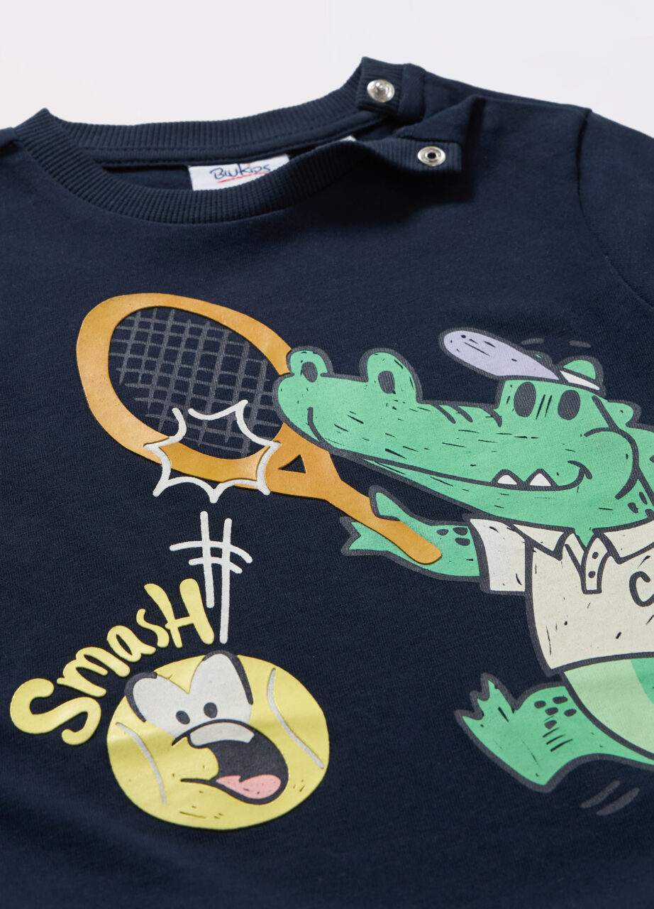 Alternative view of Majica