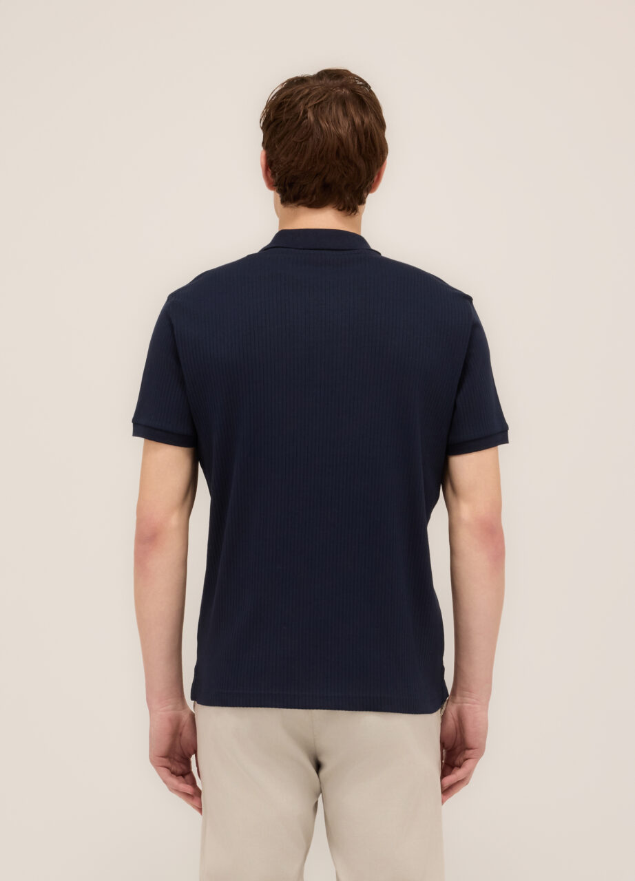 Alternative view of Majica