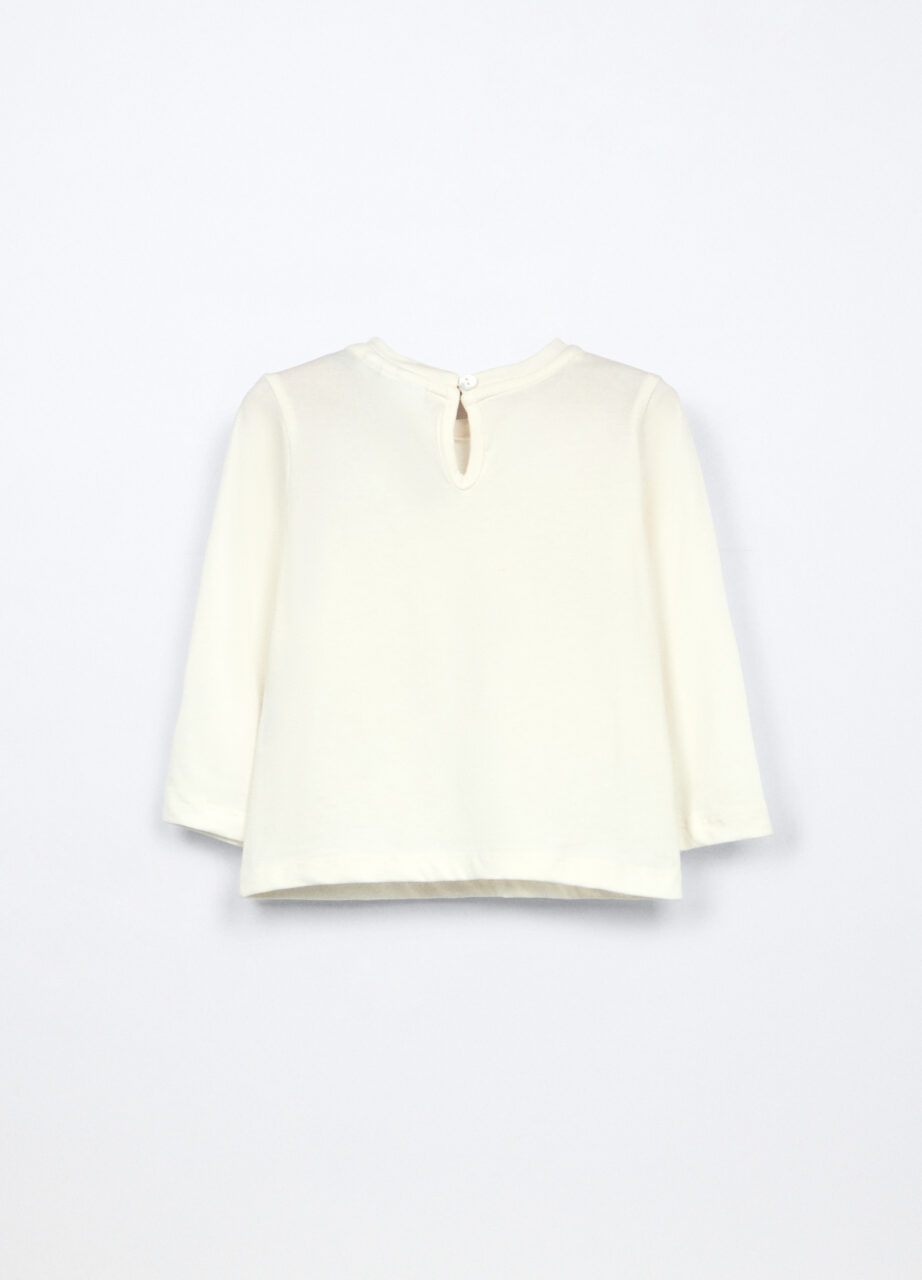 Alternative view of Majica