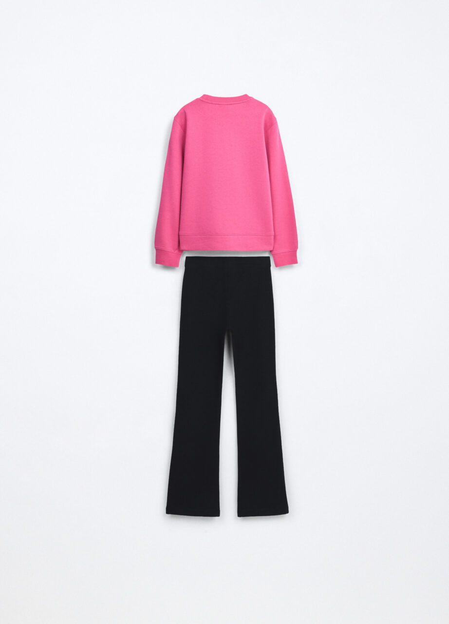 Alternative view of Komplet