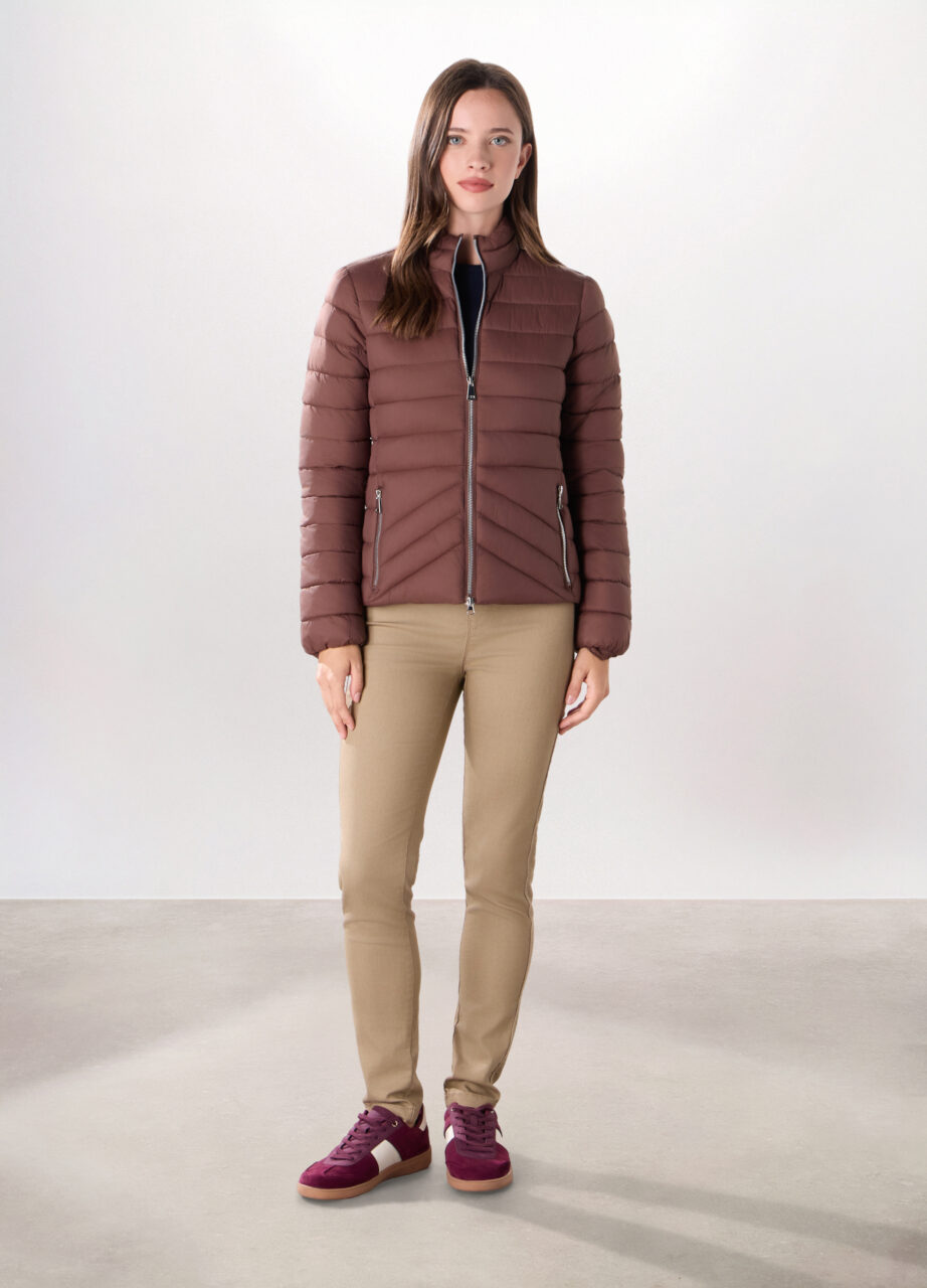 Postavljena jakna za žene