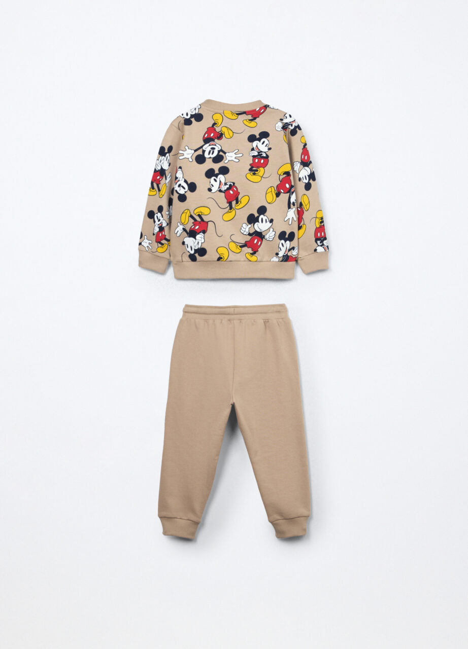 Alternative view of Komplet