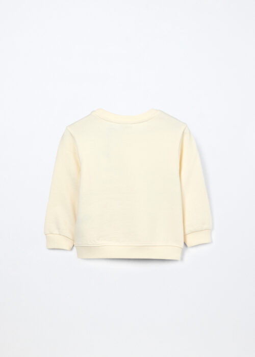 Alternative view of Majica