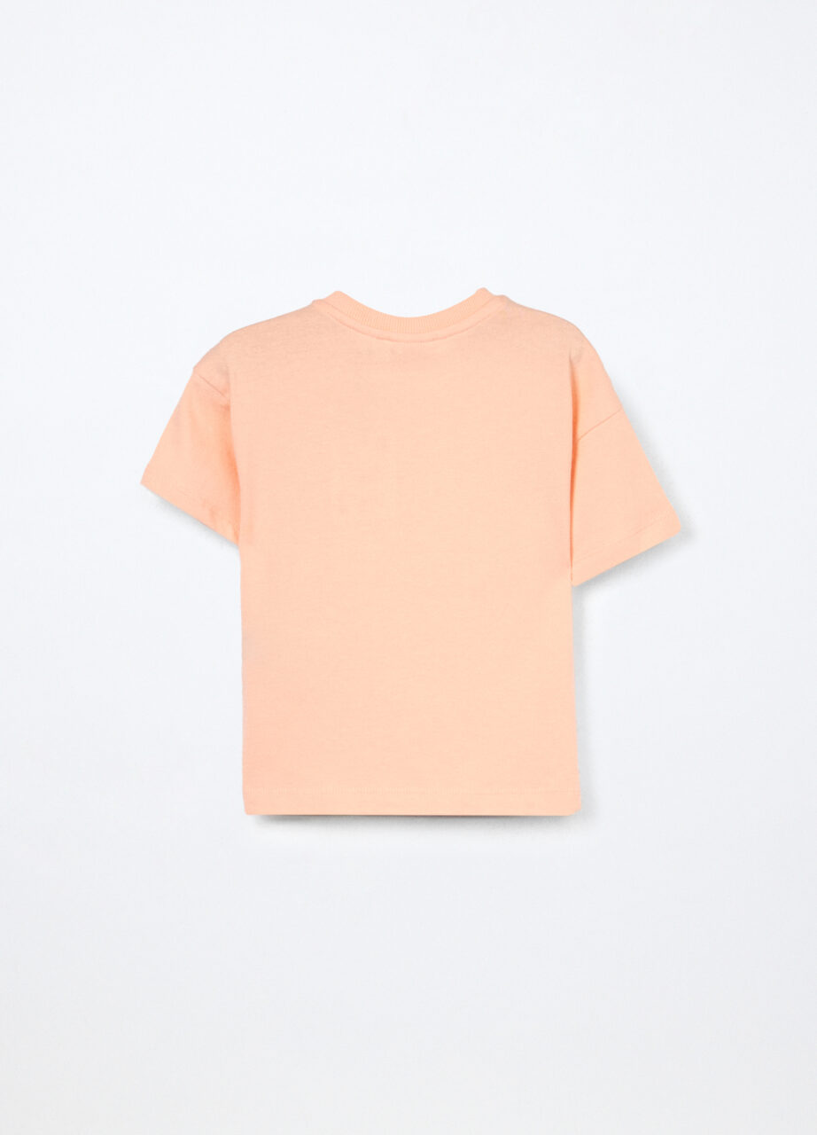 Alternative view of Majica