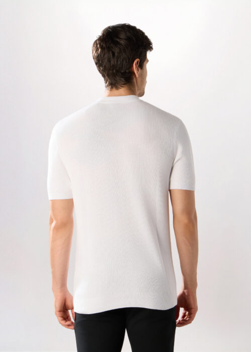 Alternative view of Majica