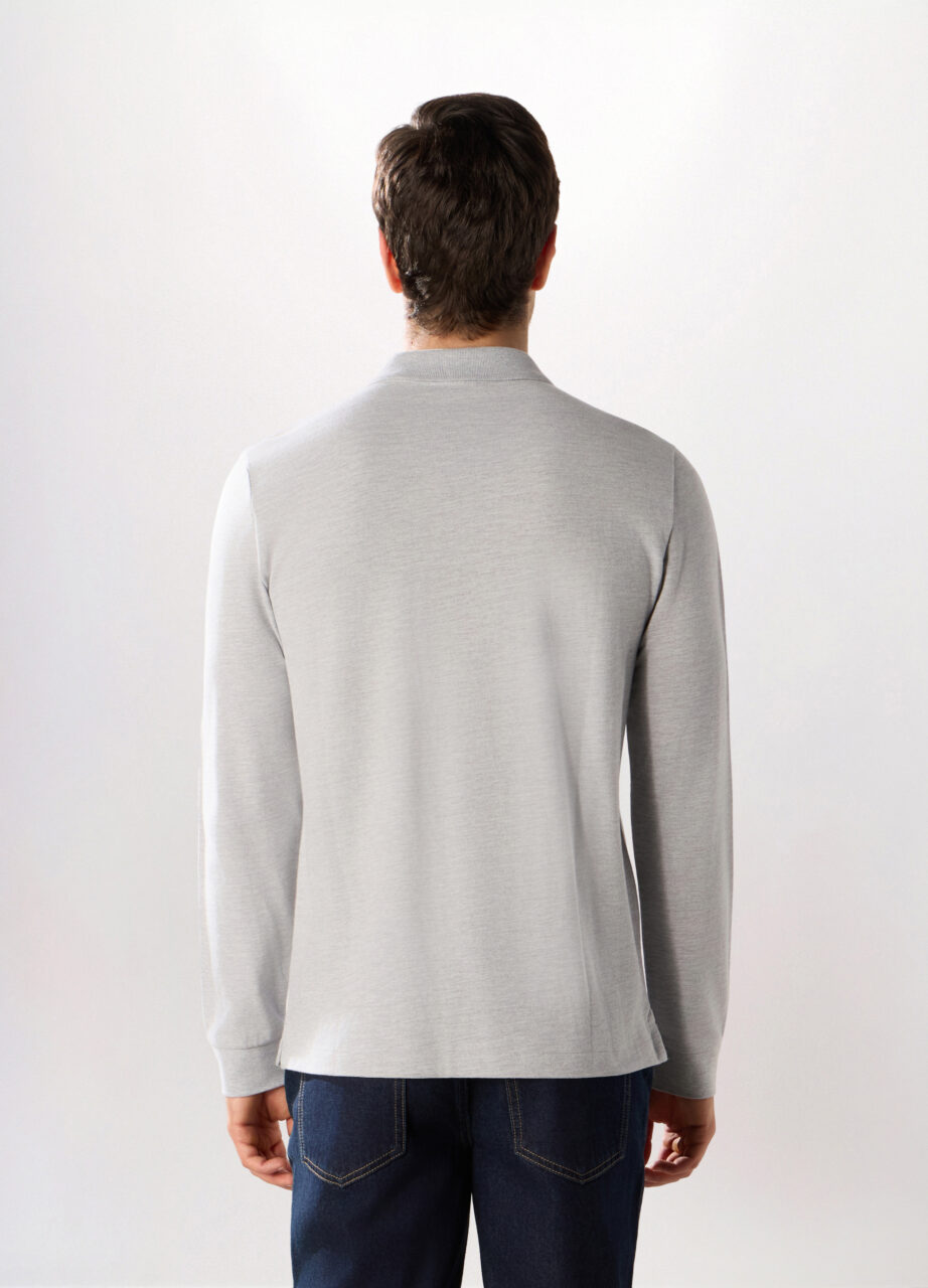 Alternative view of Majica