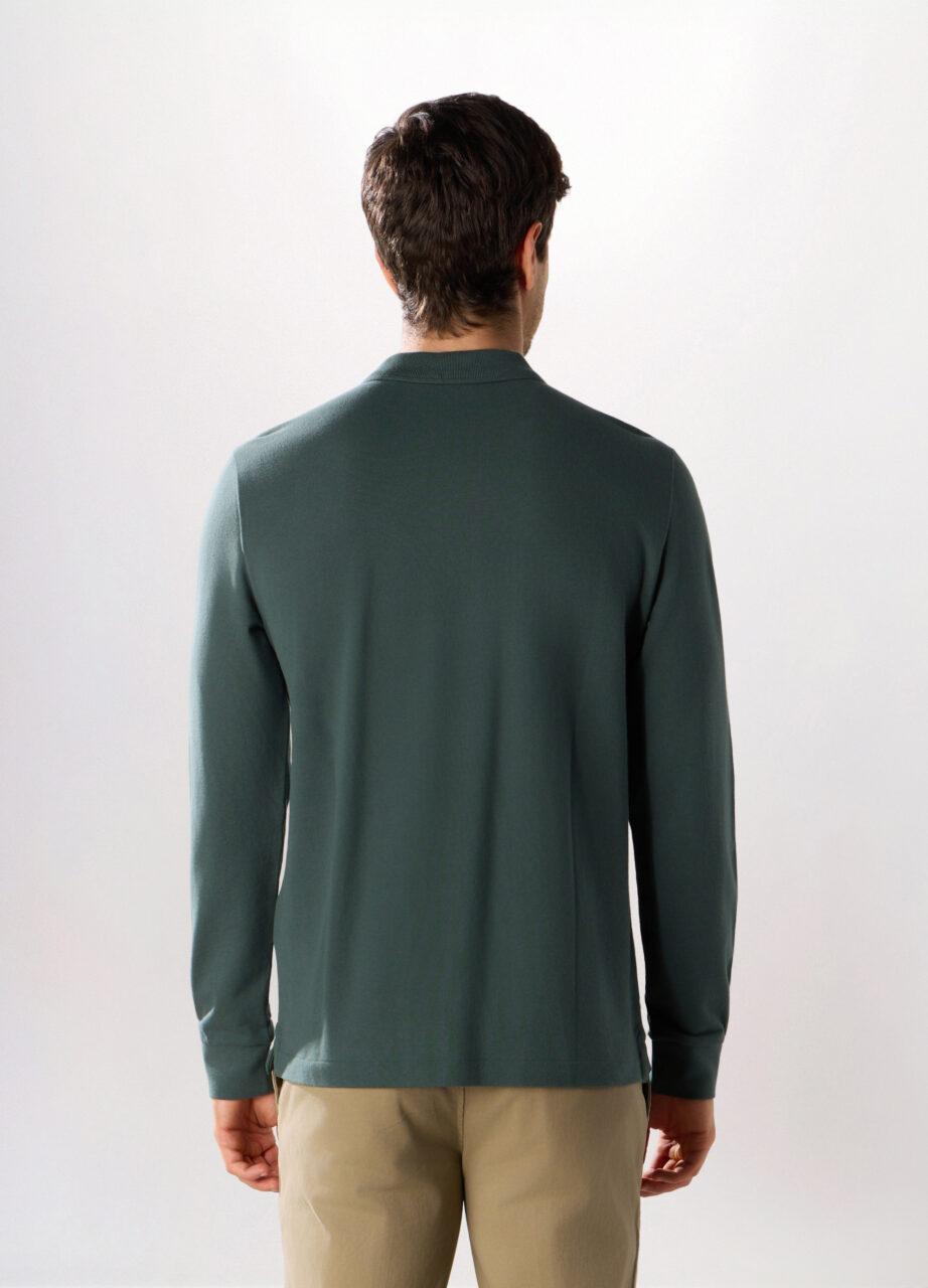 Alternative view of Majica