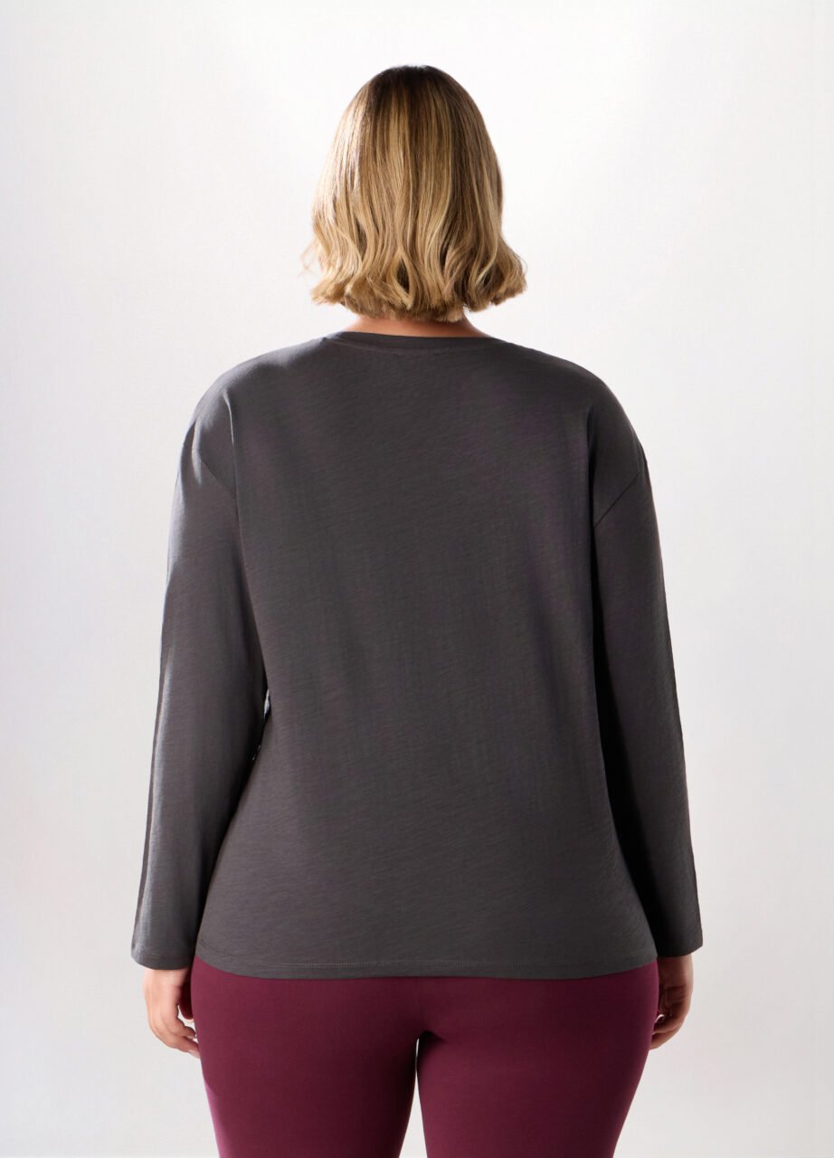 Alternative view of Majica