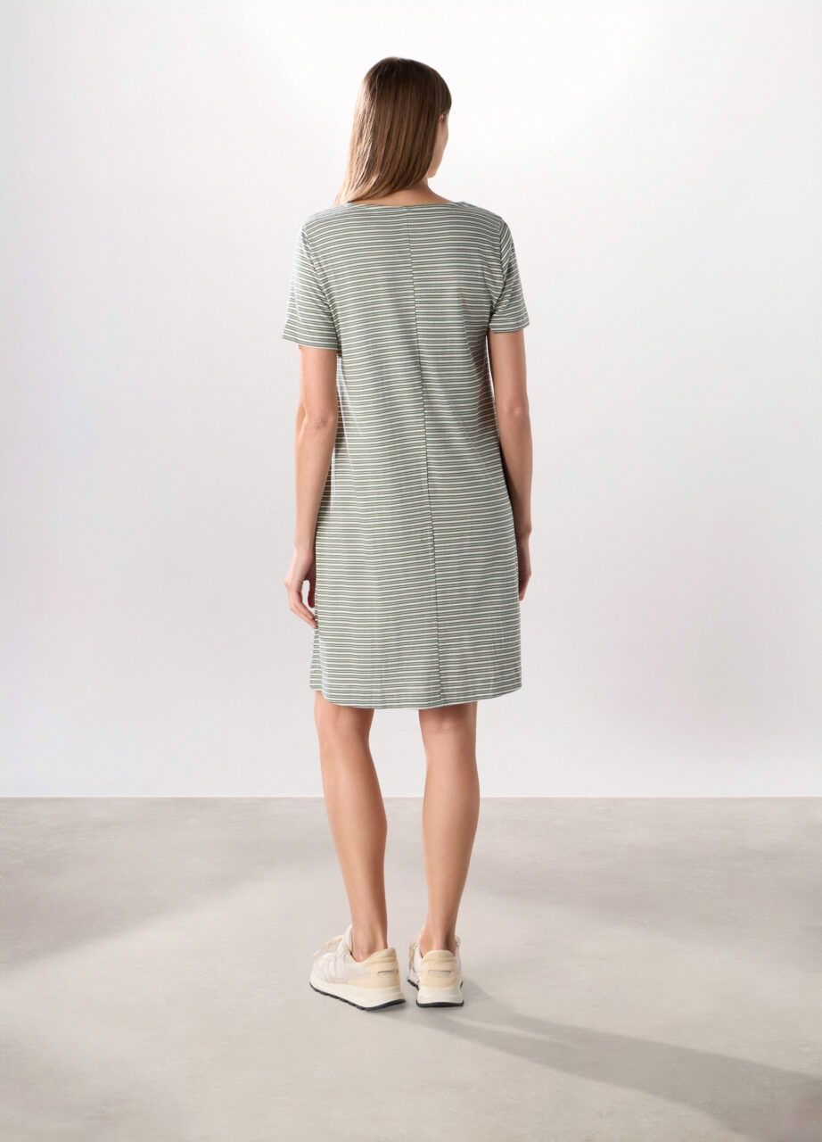 Alternative view of Haljina