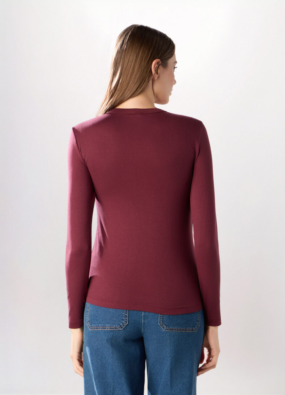 Alternative view of Majica