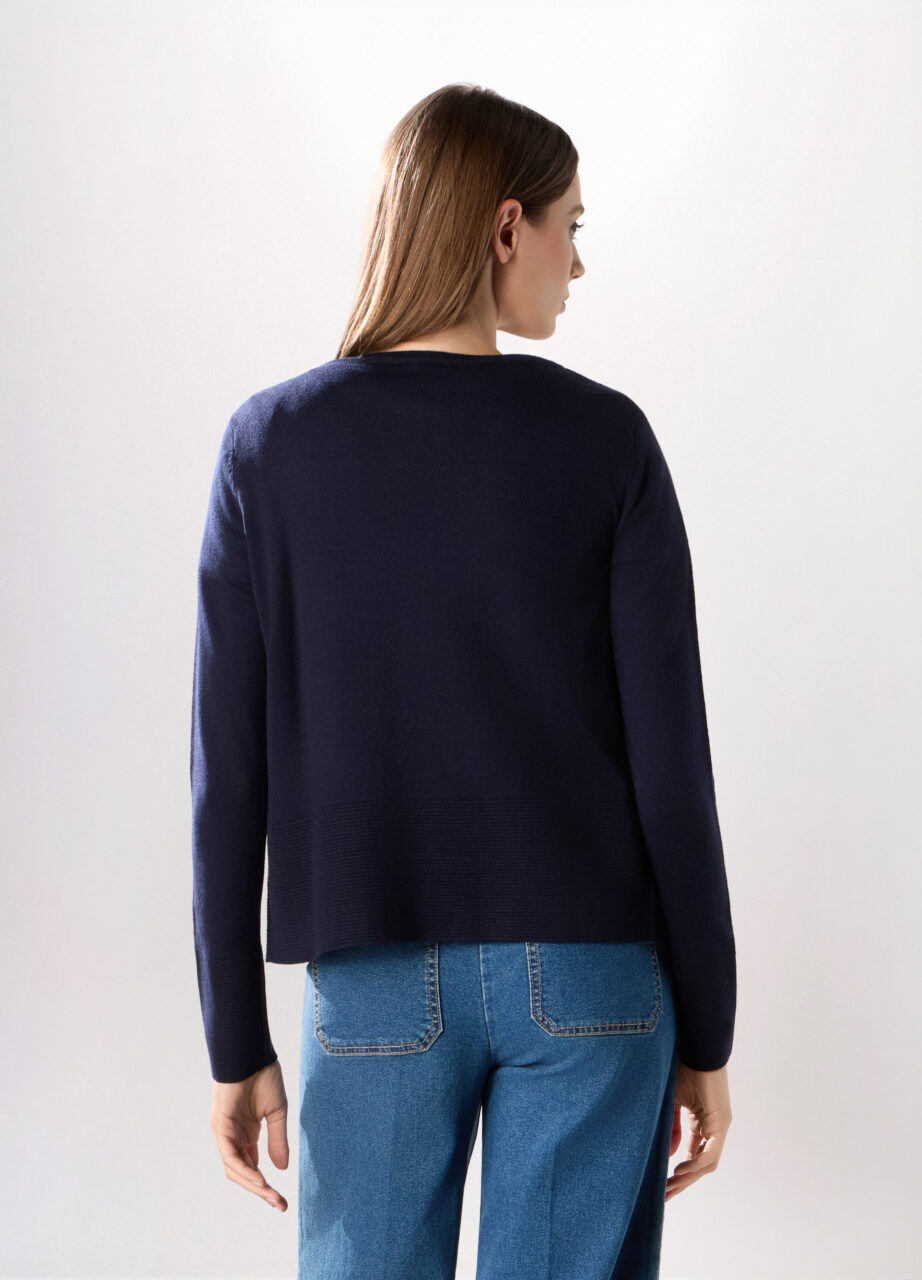 Alternative view of Kardigan