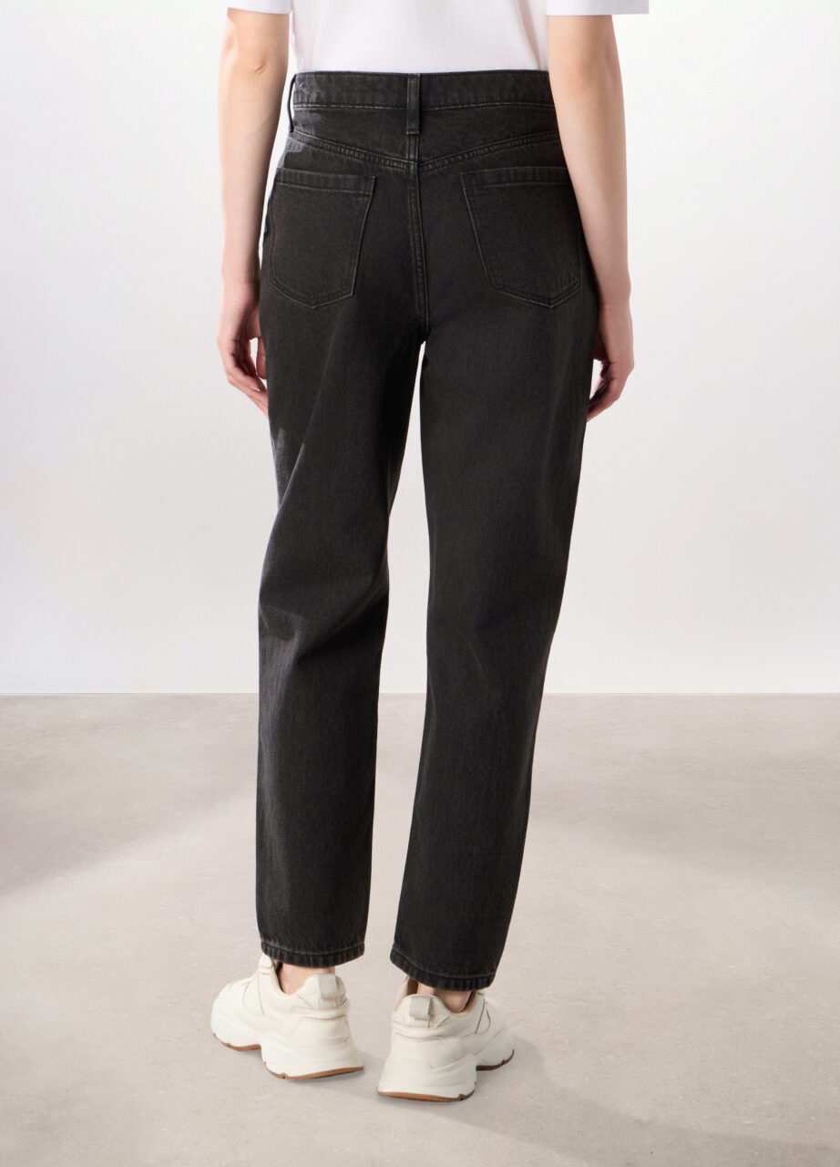 Alternative view of Jeans