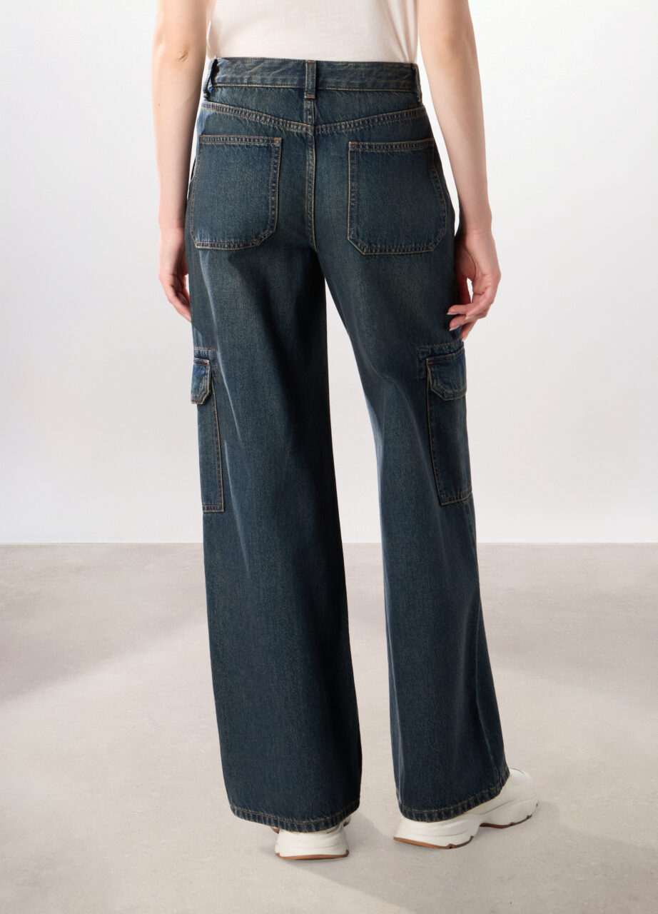 Alternative view of Jeans
