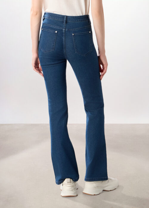 Alternative view of Jeans