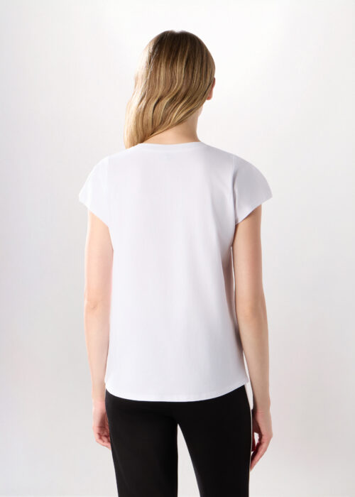 Alternative view of Majica