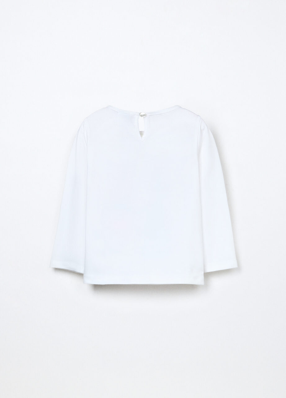 Alternative view of Majica