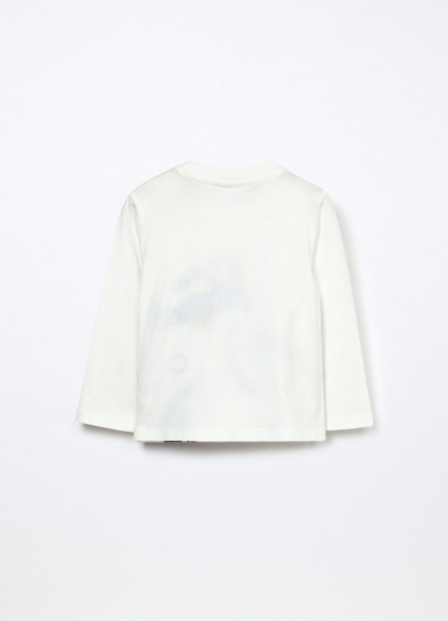 Alternative view of Majica