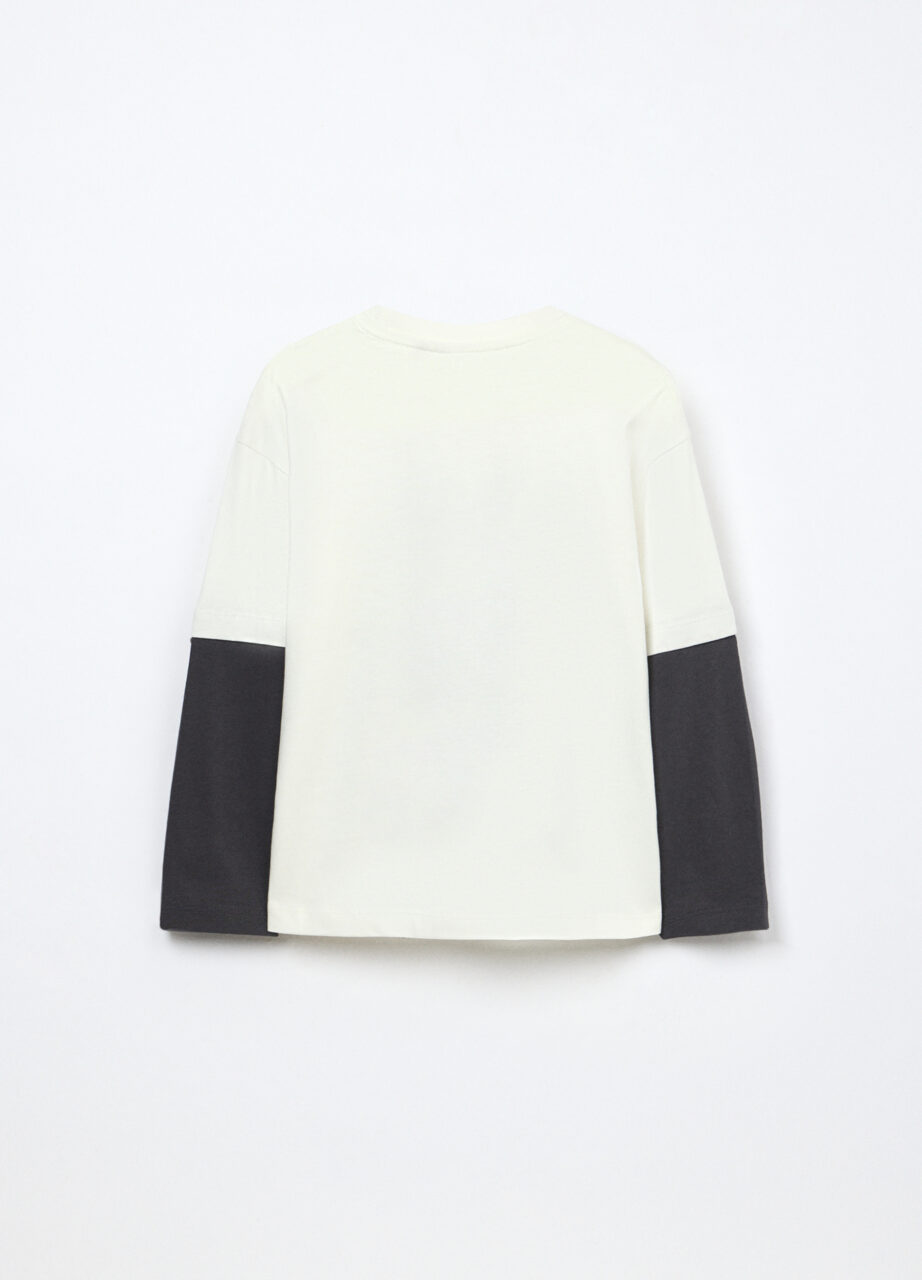 Alternative view of Majica