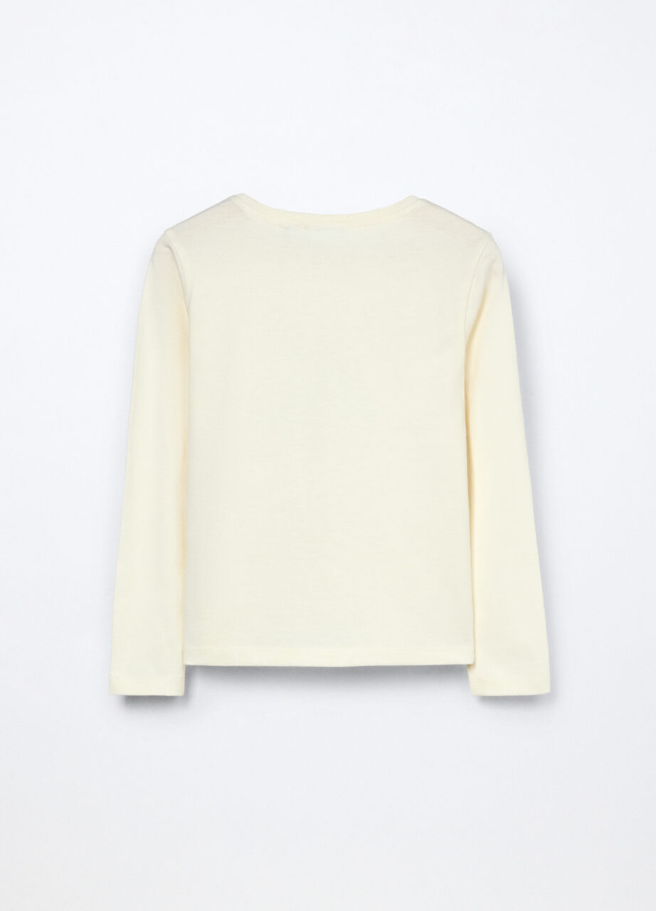 Alternative view of Majica