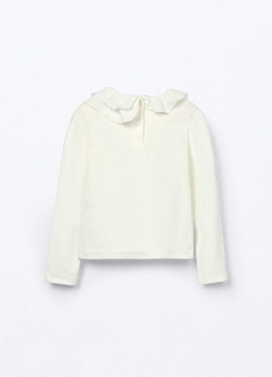 Alternative view of Majica