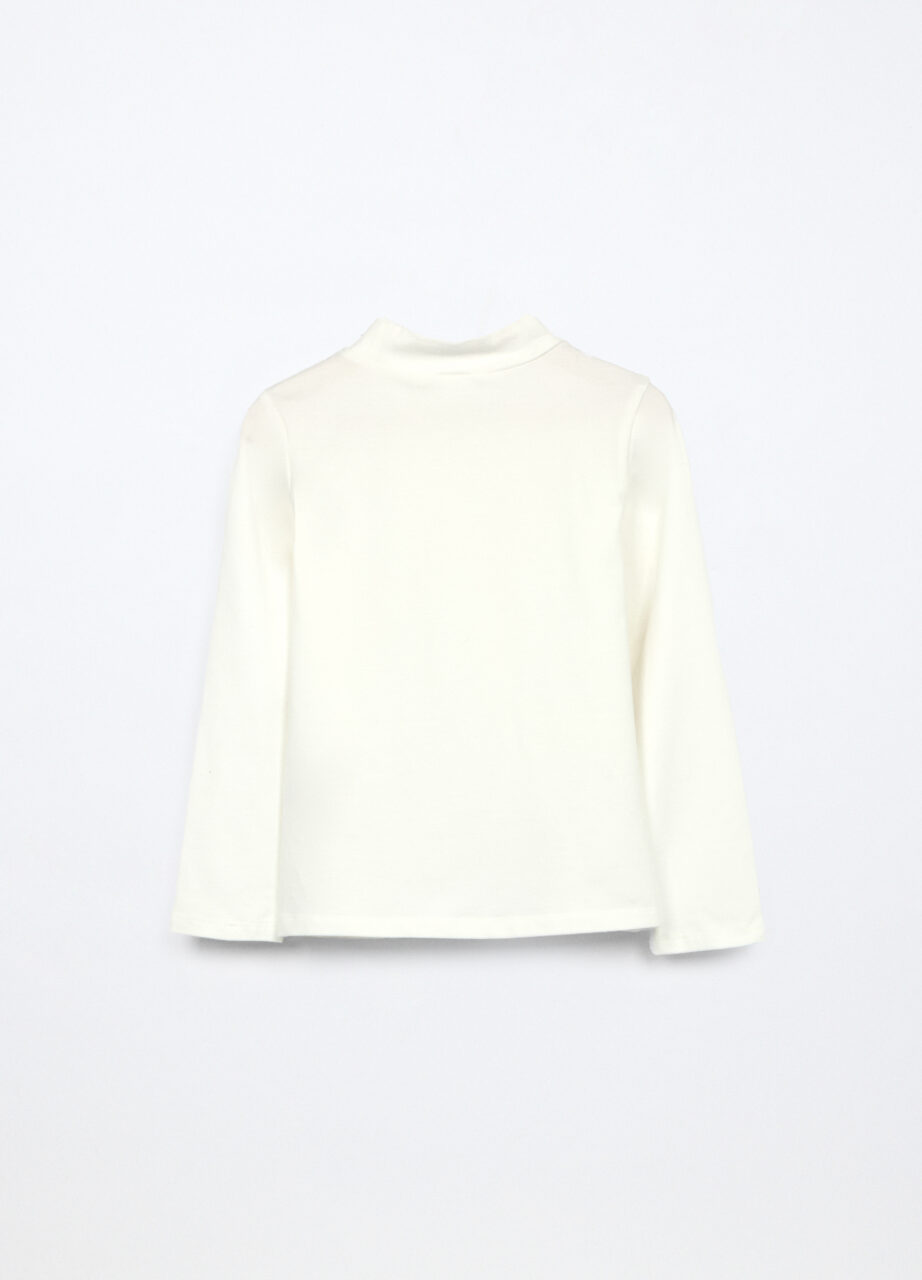 Alternative view of Majica