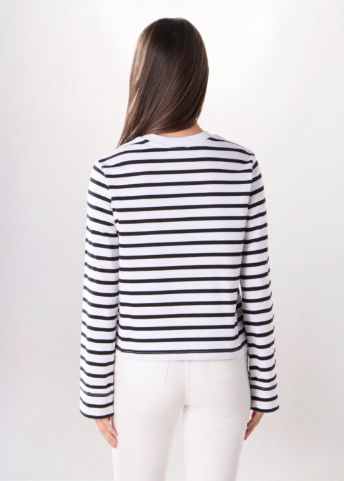 Alternative view of Majica