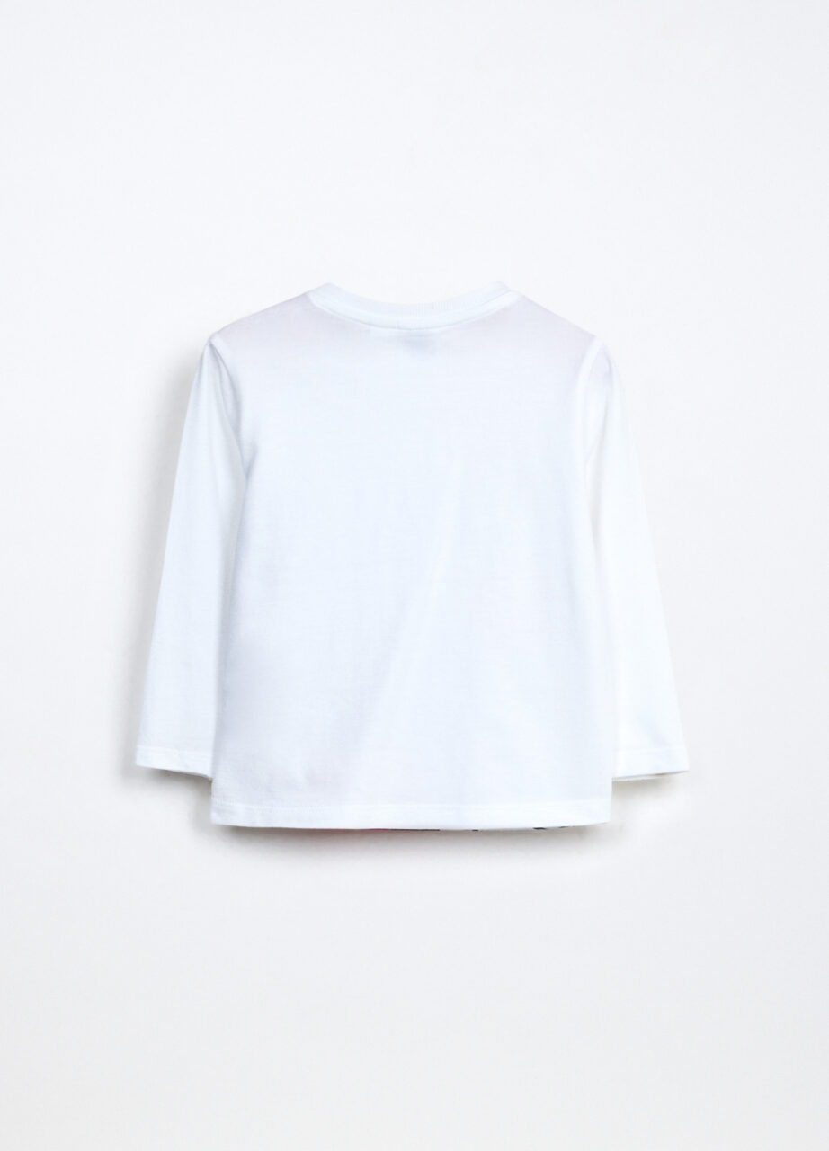 Alternative view of Majica