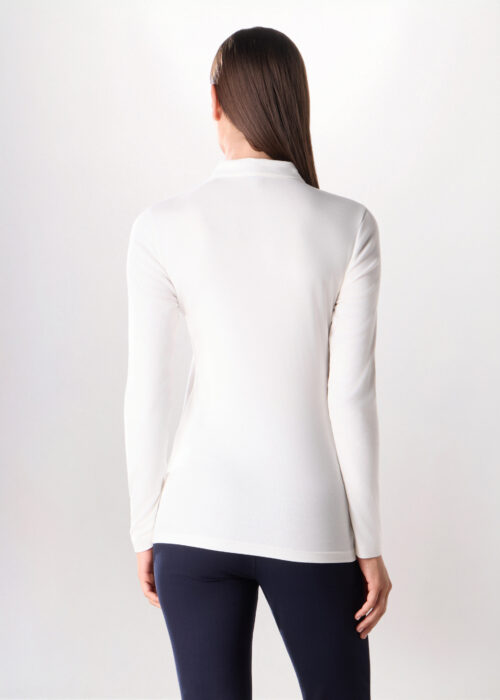 Alternative view of Majica