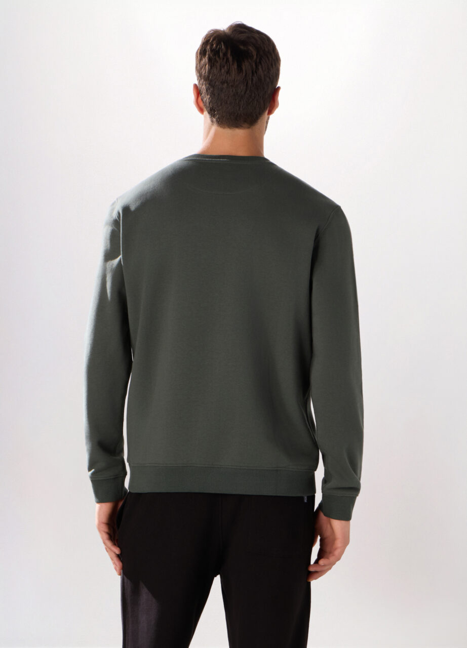 Alternative view of Majica