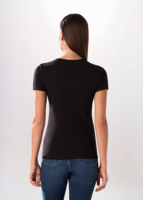 Alternative view of Majica