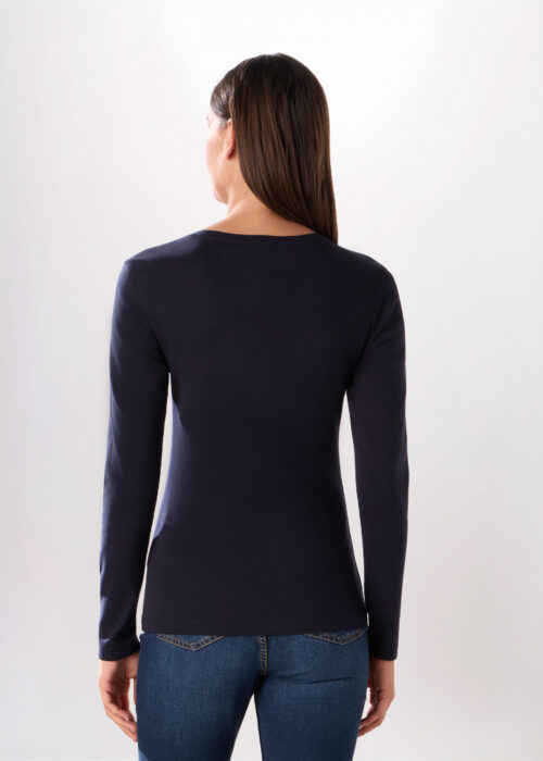 Alternative view of Majica