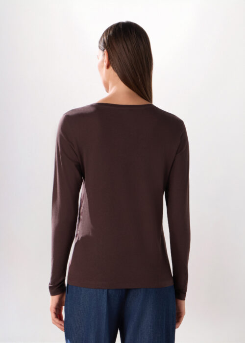 Alternative view of Majica