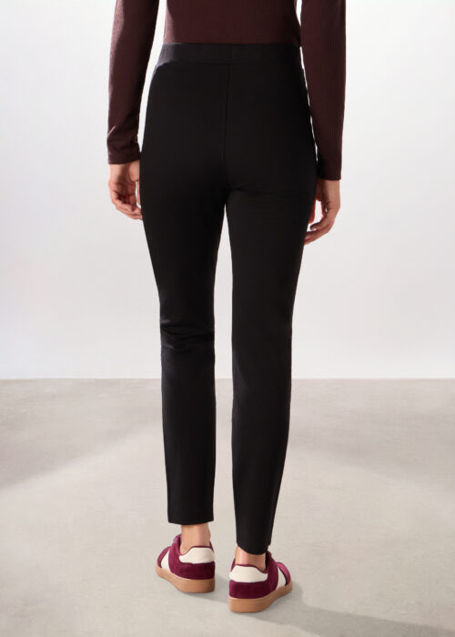 Alternative view of Hlače