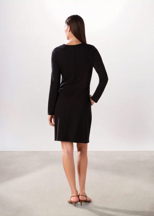 Alternative view of Haljina