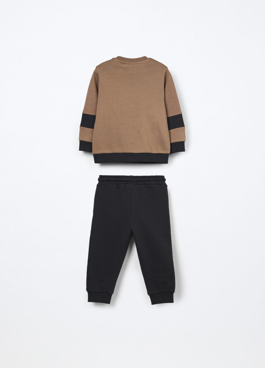 Alternative view of Komplet