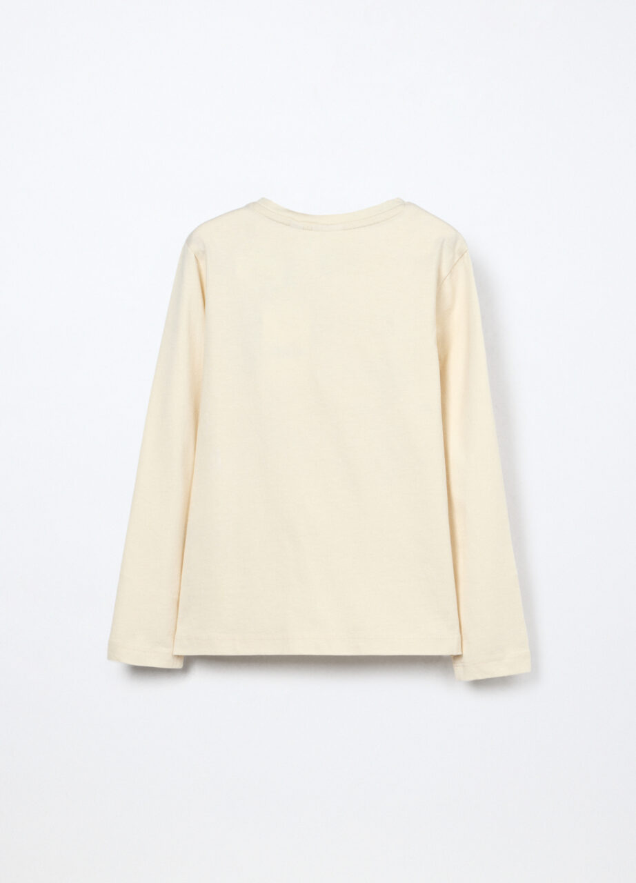 Alternative view of Majica