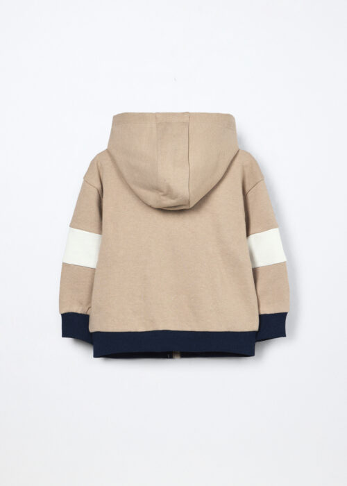 Alternative view of Dukserica